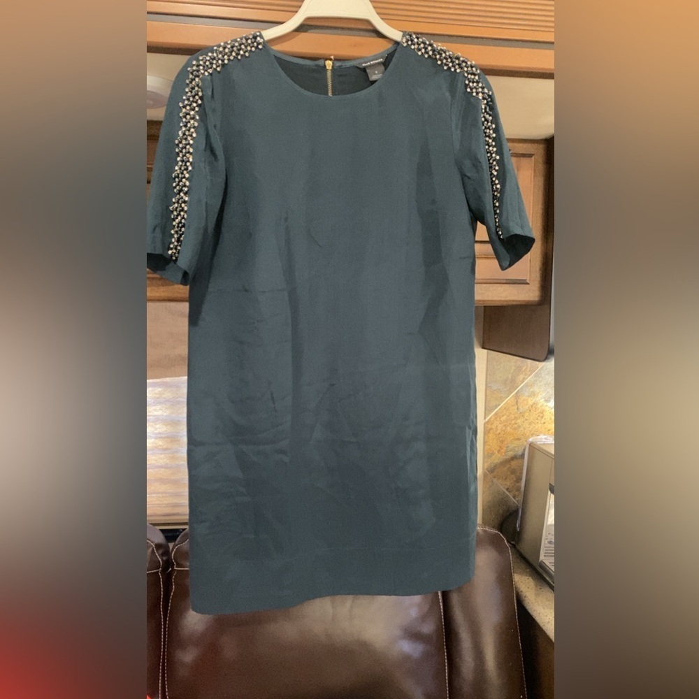 🌸Club Monaco Beaded Short Sleeve Round Neck Shift Mini Dress Moss 0 - Picture 3 of 9